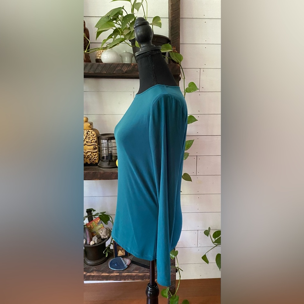 Kaileigh: Green Teal Stretchy Long Sleeve Women's Top With Outer Lace Shell - Picture 8 of 16
